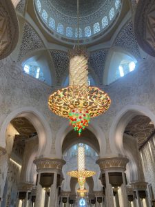 guia brasileiro em Dubai tour Abu Dhabi saindo de Dubai passeio em Abu Dhabi com guia em português