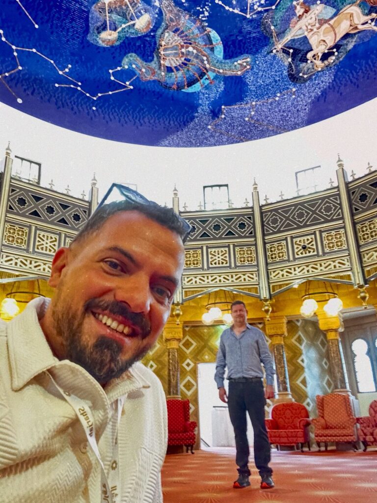 Guia em português em Sharjah com turidtas brasileiros no Museu da Civilização Islâmica nos Emirados Árabes Unidos