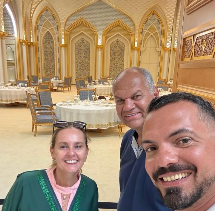 guia brasileiro em Dubai tour Abu Dhabi saindo de Dubai passeio em Abu Dhabi com guia em português